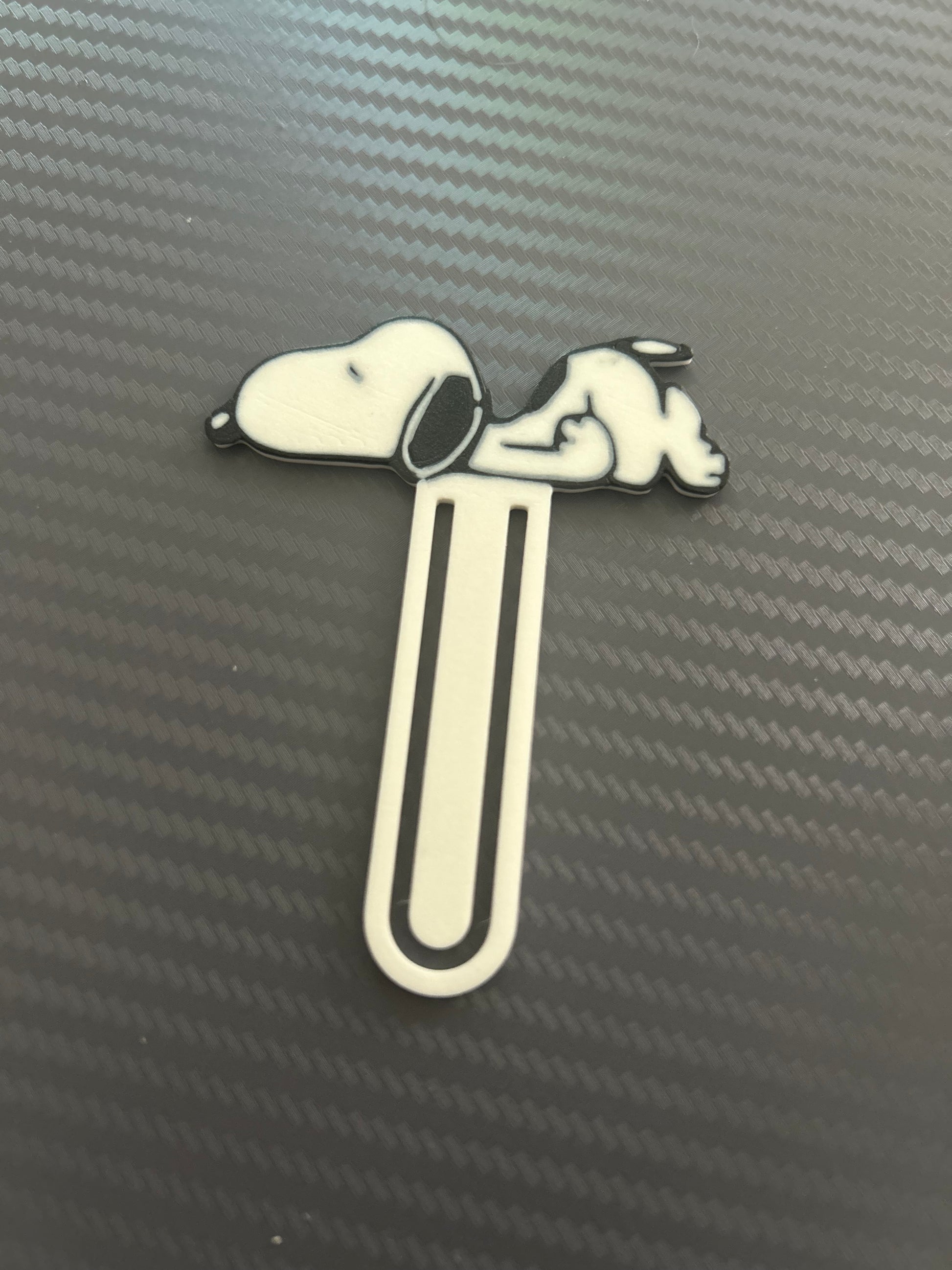 NiccieNacks Snoopy dog bookmark with cartoon dog design, ideal for marking pages in books, featuring a playful and cute illustration.