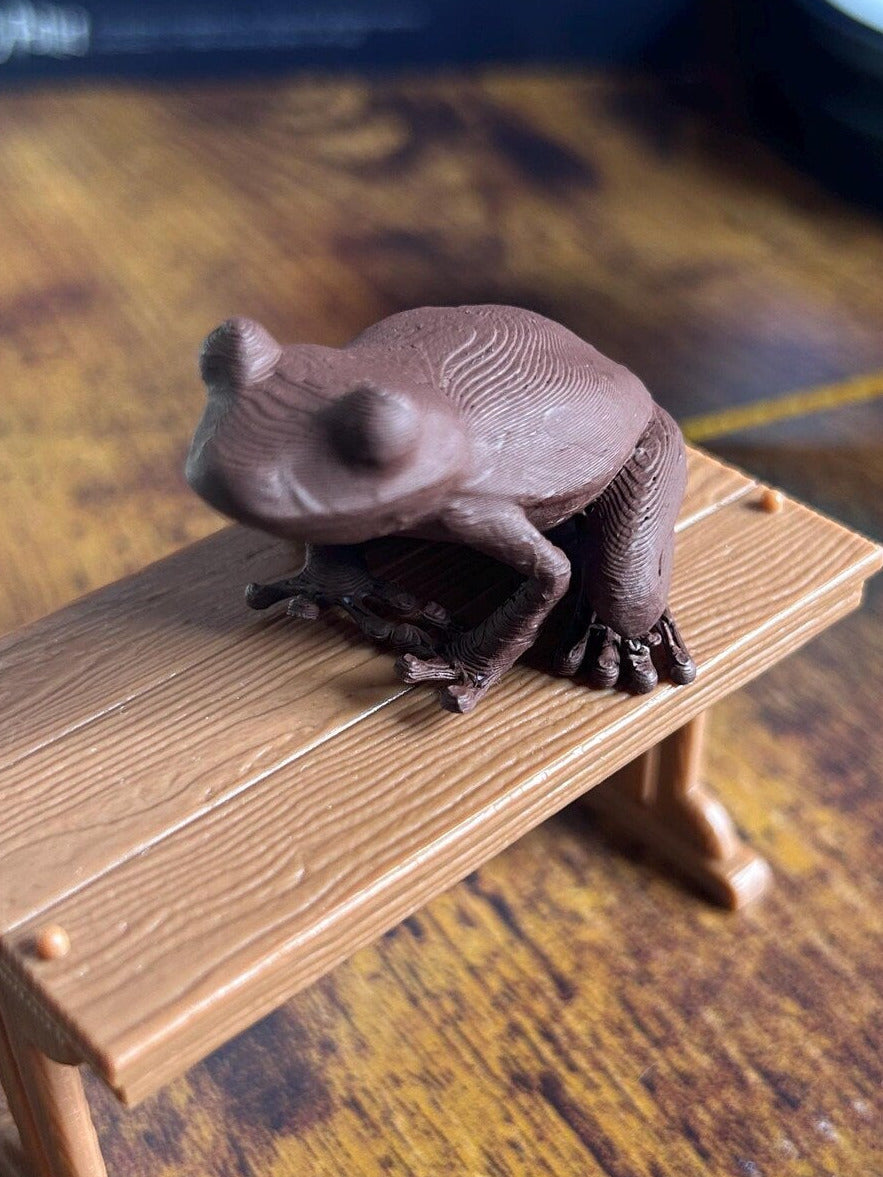 Children's Harry Potter Chocolate Frog 3D printed model by NiccieNacks, featuring detailed chocolate frog replica from the wizarding world.